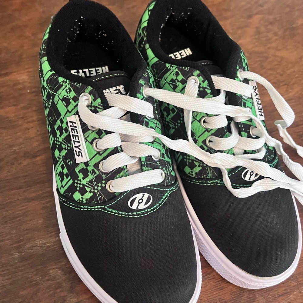 Heelys Black and Green Kids Sneakers